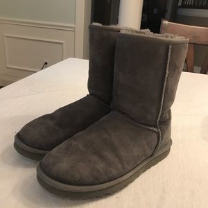 grey uggs